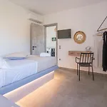 Santa Marina Syros * Liaropá