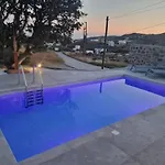 Santa Marina Syros Vila