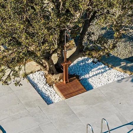 Santa Marina Syros * Liaropá