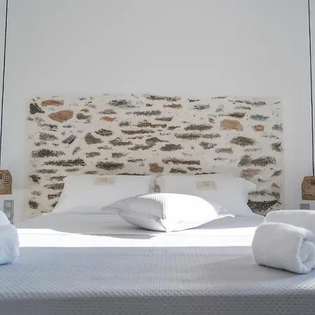 Santa Marina Syros * Liaropá