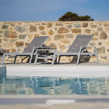 Santa Marina Syros Villa Liaropá