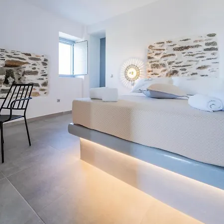 Santa Marina Syros * Liaropá