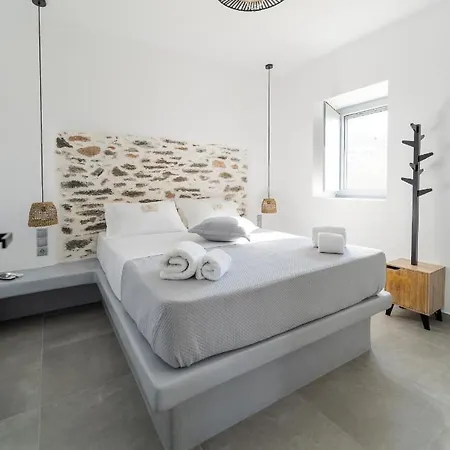 Santa Marina Syros Liaropá