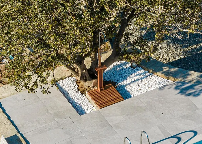 Santa Marina Syros * Liaropá