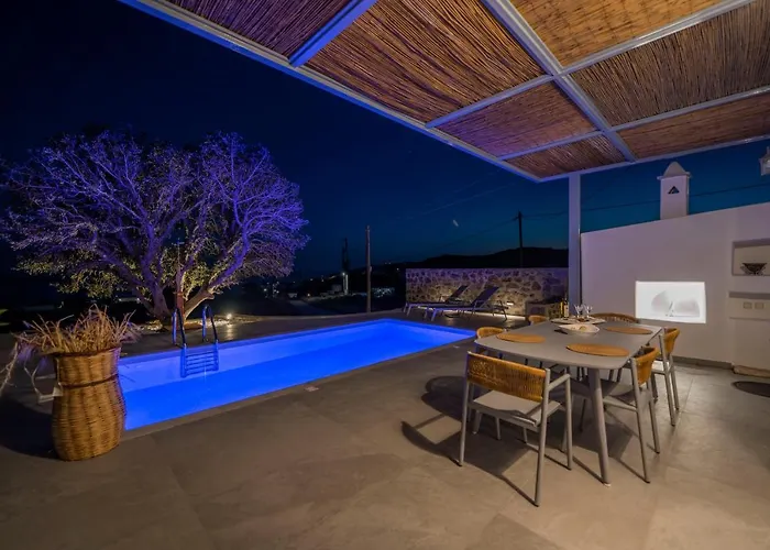 Santa Marina Syros Liaropá